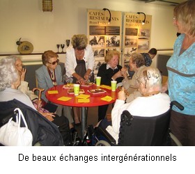 Des r�sidants de l'EMS venus partager le go�ter