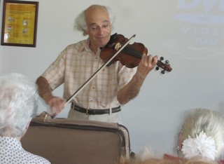 Le chef d'orchestre Roberto Sawicki
